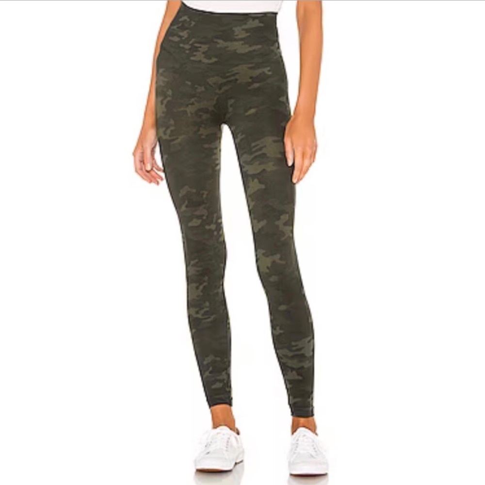 SPANX Look At Me Now Green Camo Leggings Large